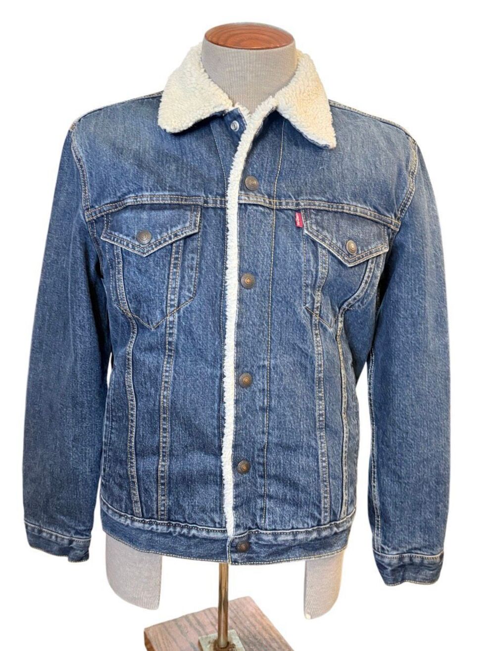 Levi's Sherpa Trucker Jacket Blue Denim White Sherpa Collar Brass Tone Buttons M